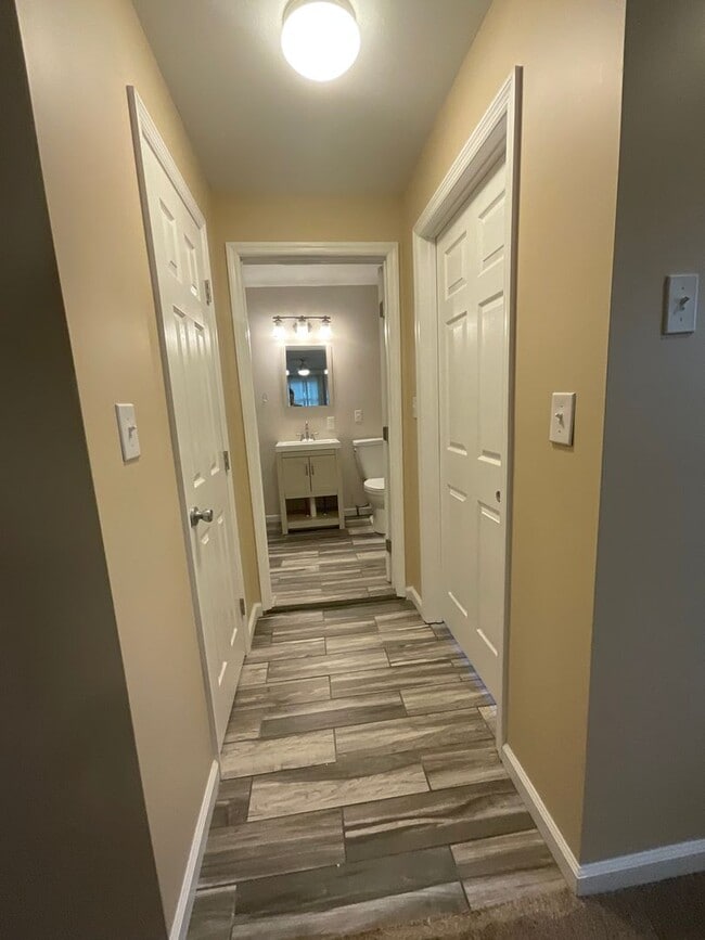 Building Photo - Move in special - 3 bedroom/2 bath brick h...