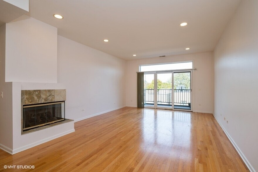 Building Photo - 2040 W Belmont Ave