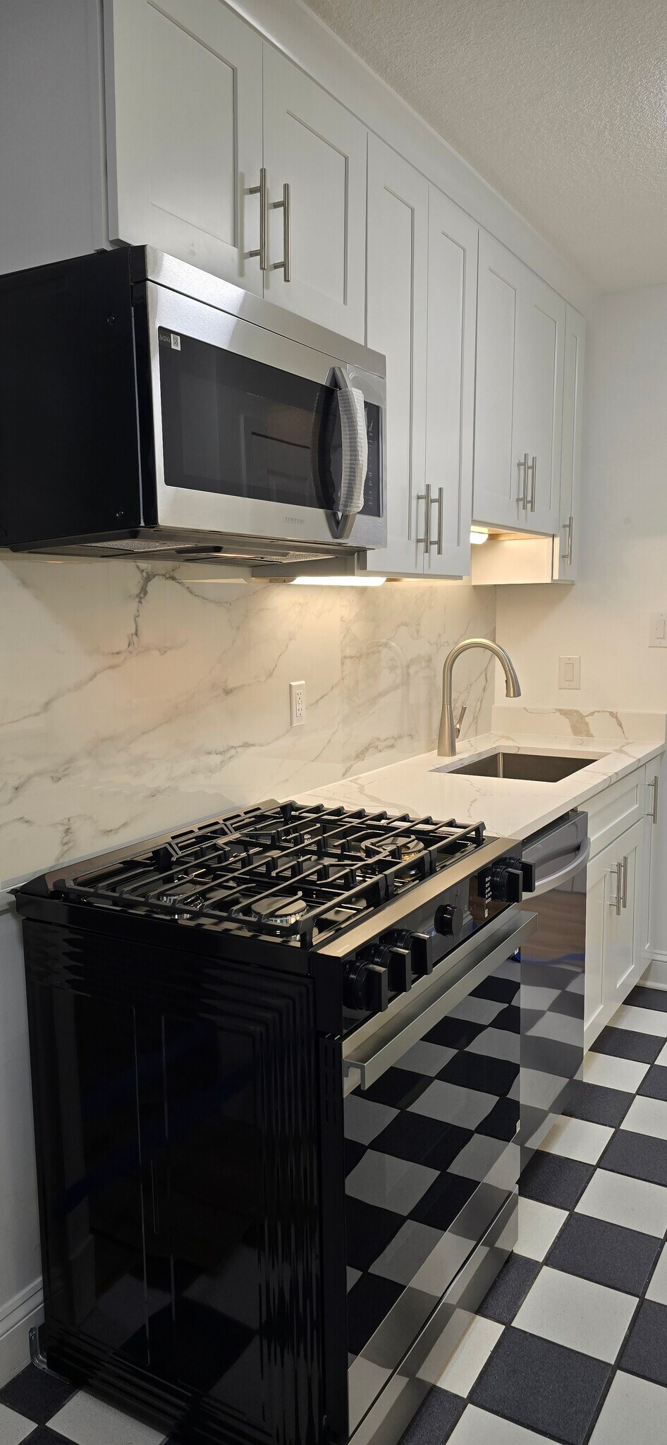 Wifi Range and Dishwasher - 501 Slaters Ln