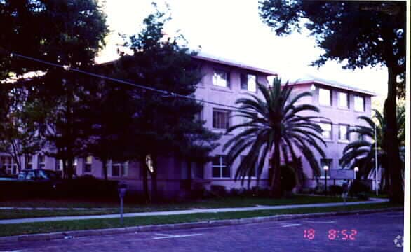 Primary Photo - St. Regis Apartments