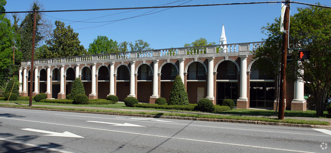 Building Photo - The Inn at Greensboro