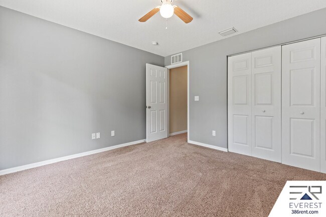 Building Photo - 15 Firtree Ln