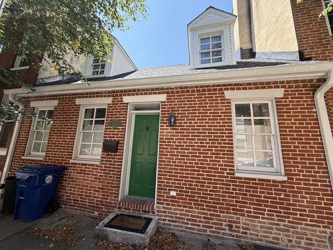 Primary Photo - 1124 Riverside Ave