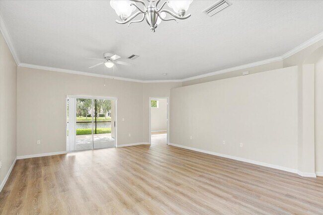 Building Photo - 15234 Searobbin Dr