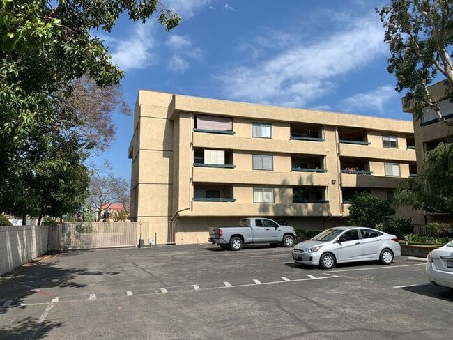 Building Photo - GREAT & SPACIOUS 2BD 2BA FOR LEASE!