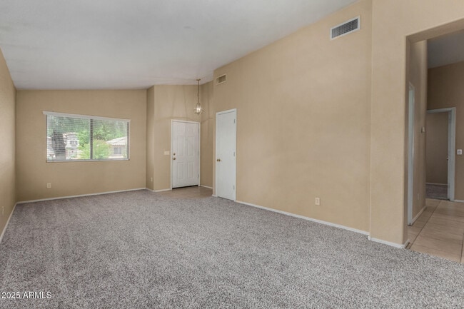 Building Photo - 13861 W Elm St
