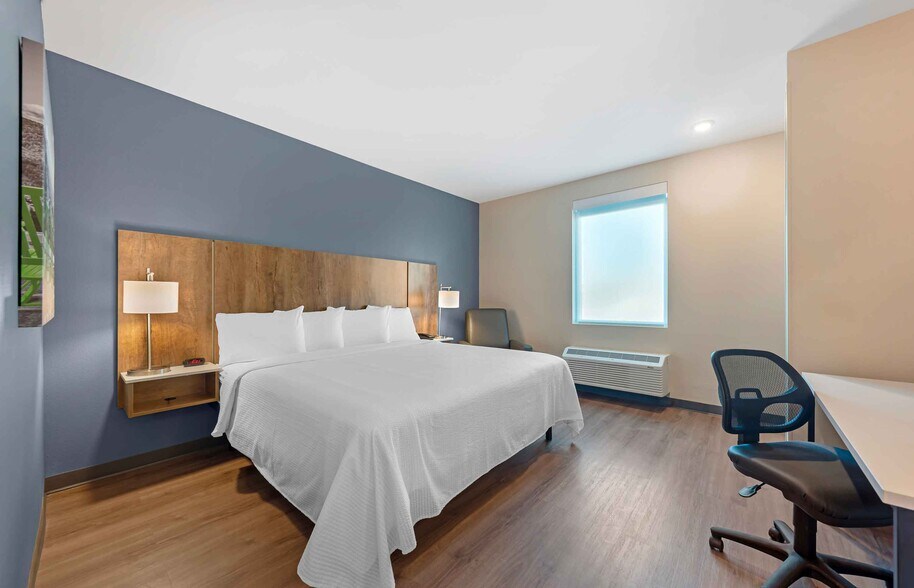 Building Photo - Furnished Studio-Temple