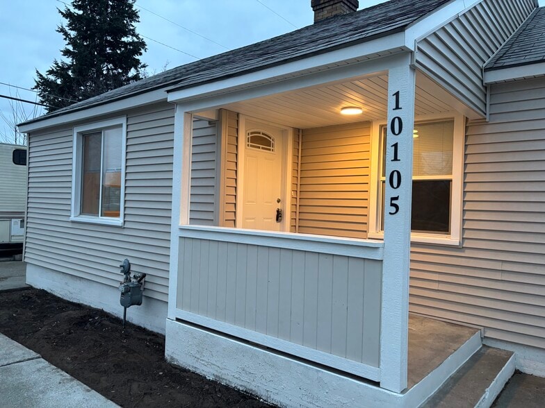 Building Photo - 10105 N Wesley Rd