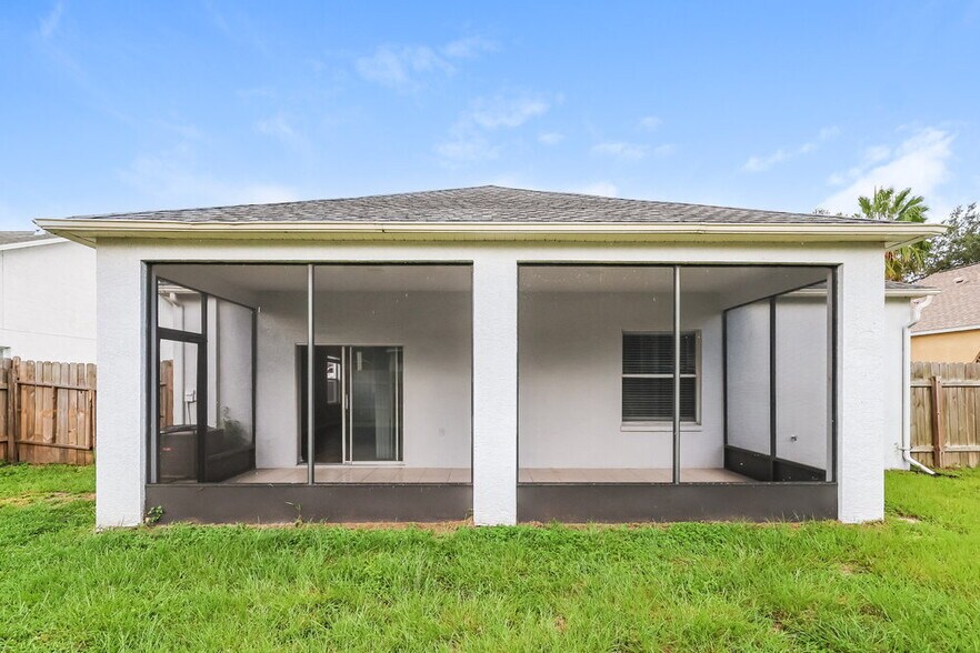 Building Photo - 13417 Silvercreek Dr