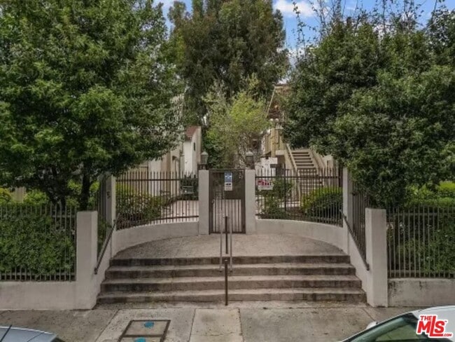 Building Photo - 18433 Hatteras St