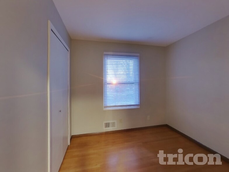 Building Photo - 3733 Hillsboro Ave N