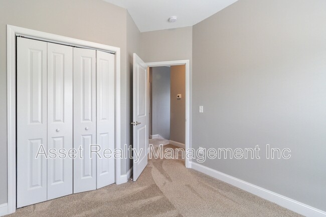 Building Photo - 4839 Lake Ln