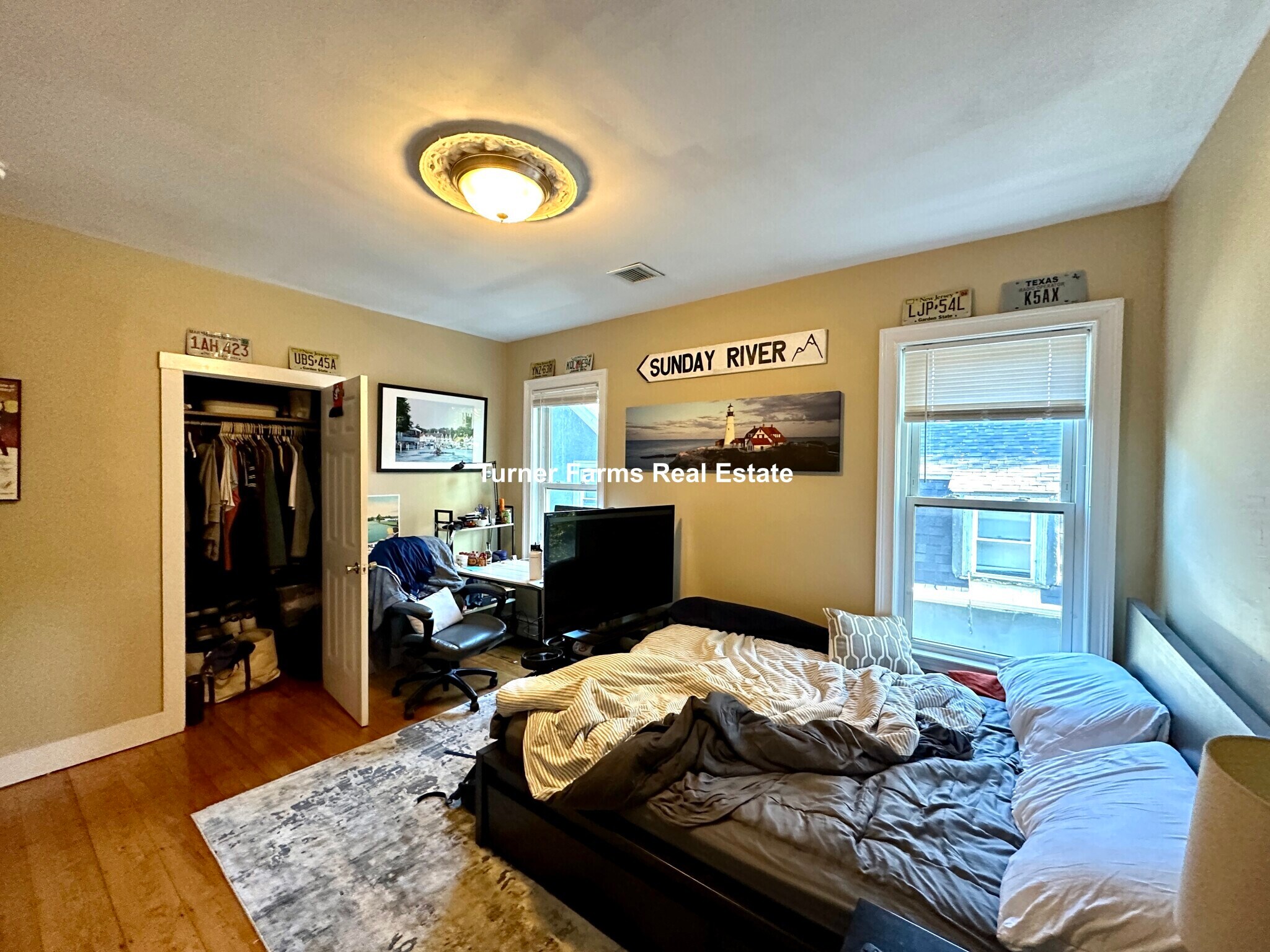 Building Photo - 44 Hillside St