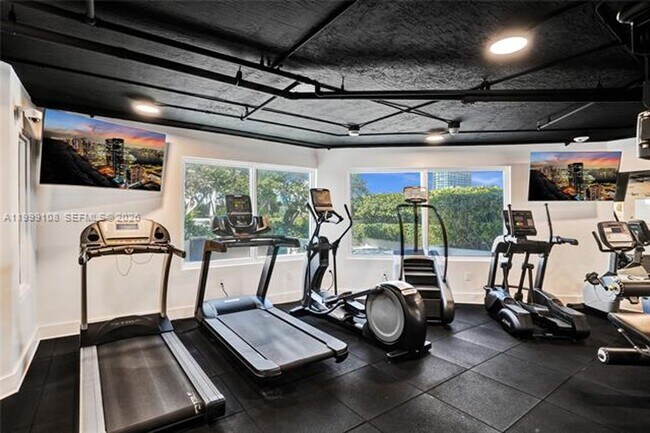 Building Photo - 7330 Ocean Terrace