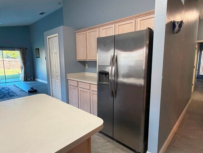 Building Photo - 4 BED / 2 BATH / 2 CAR GARAGE - ORLANDO (H...