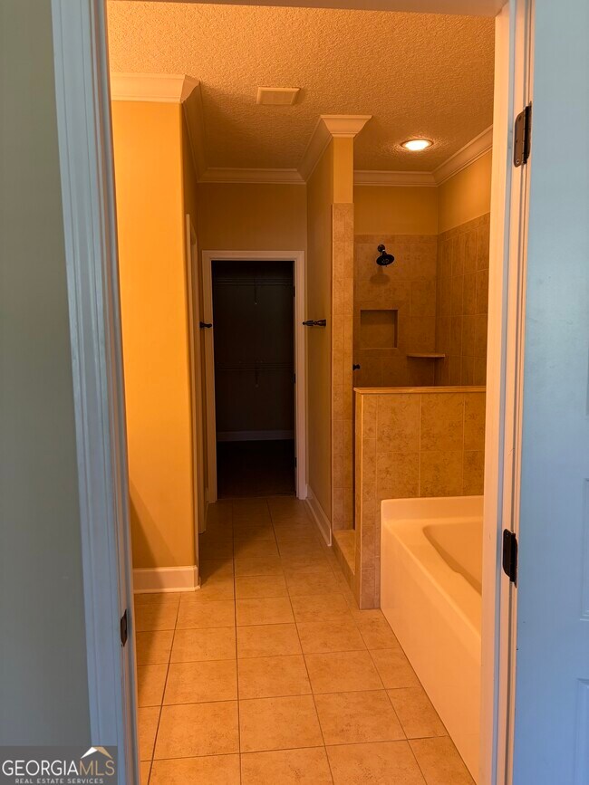 Building Photo - 123 Miller Ct