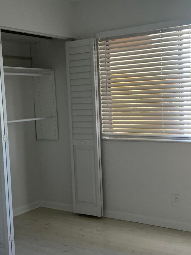 Building Photo - 2110 Sherwood Forest Blvd