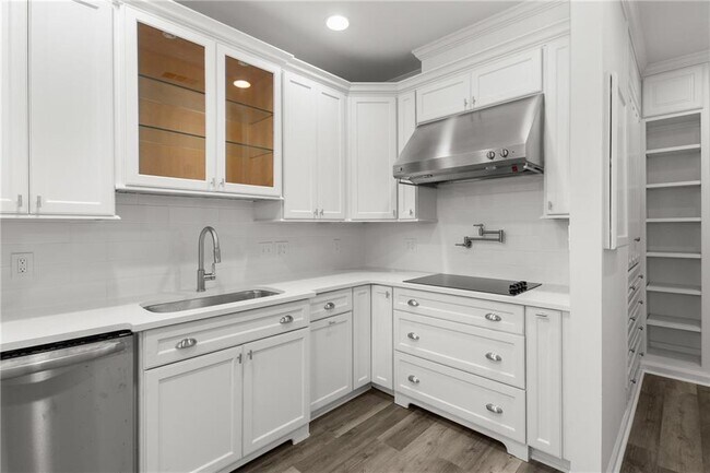 Building Photo - 1421 Peachtree St NE