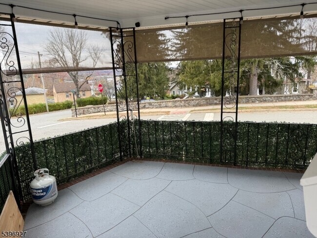 Building Photo - 9 Stoll St