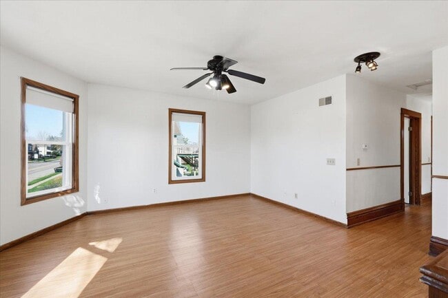 Building Photo - 209 West Main St