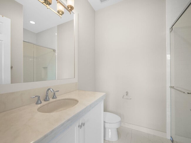 Building Photo - 9931 Bozzano Dr