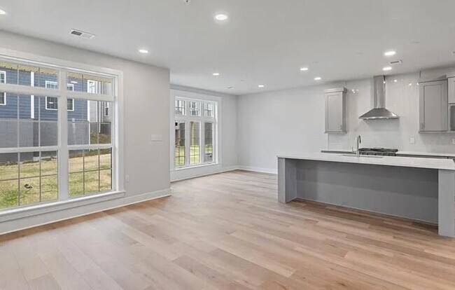 Building Photo - 405 Cranford Way