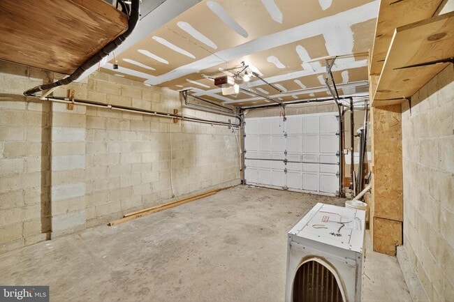 Building Photo - 105 Jackson St