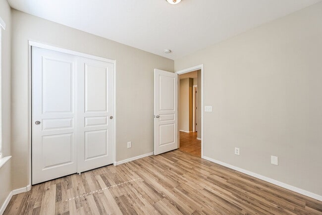 Building Photo - 3026 W Rapalo Rd