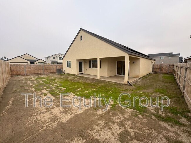 Building Photo - 1946 E School Ave