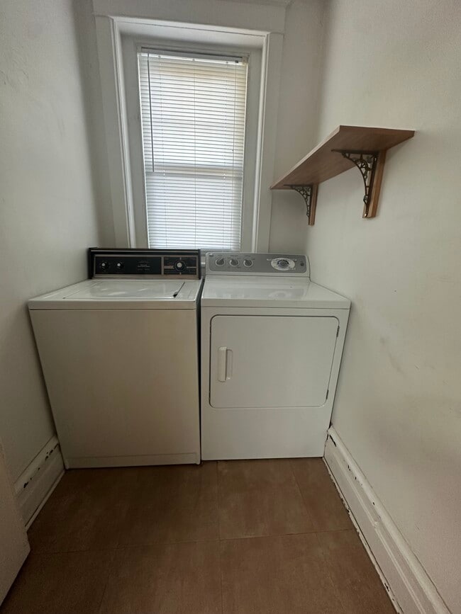 Building Photo - 1050 Delaware Ave