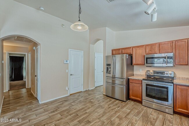 Building Photo - 1279 W Jersey Way