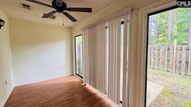 Building Photo - 107 Manorview Ct