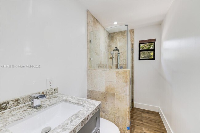 Building Photo - 7620 SW 59th Ave