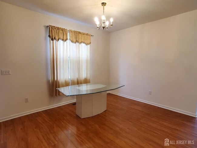 Building Photo - 202 Alder Ct