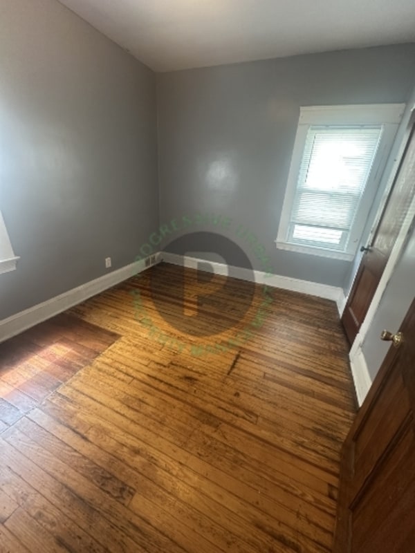 Building Photo - 9611 Larnder Ave