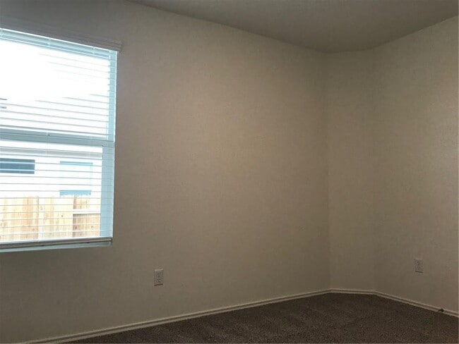 Building Photo - 107 Ozark Dr