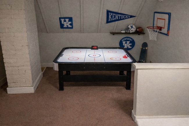 Building Photo - 339 Park Ave