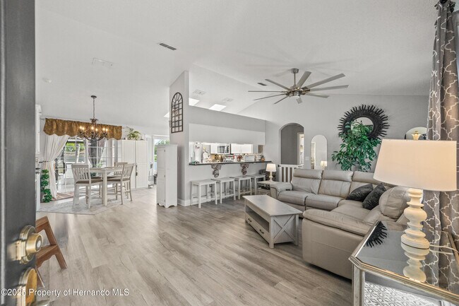 Building Photo - 4052 Montano Ave