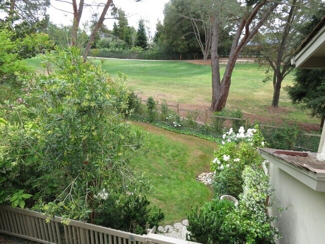 Building Photo - Close To Stanford University  3BR/2+1BA - Menlo Park