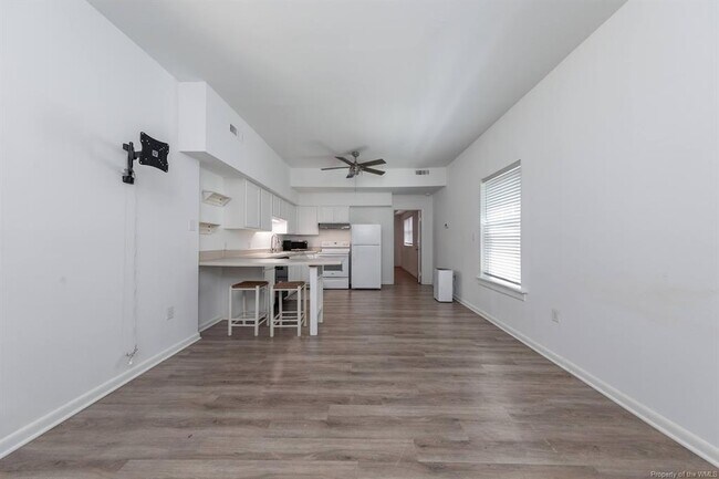 Building Photo - 310 Patriot Ln