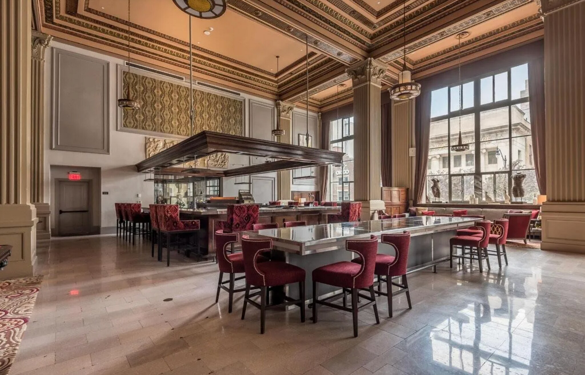 Lobby/Bar - 51 N High St