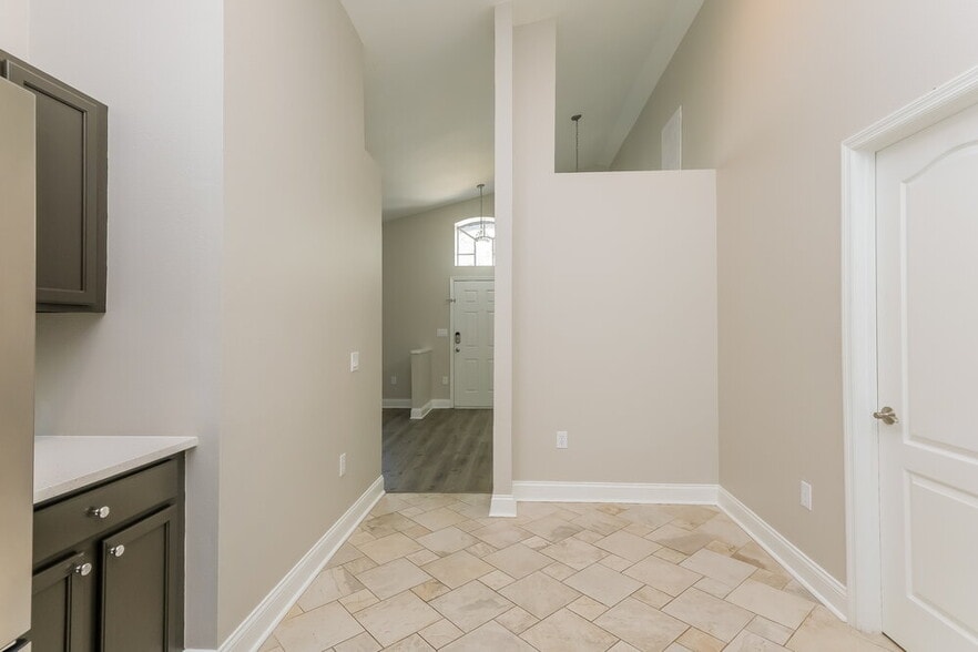 Building Photo - 6927 Waterbrook Ct