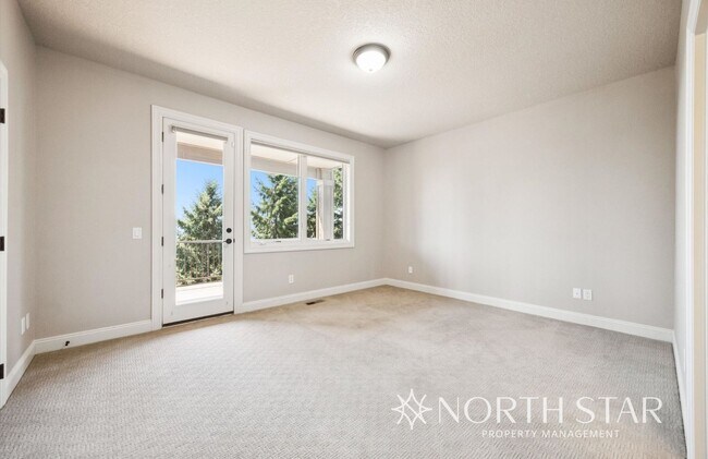 Building Photo - Executive Estate in Atherton Heights with ...