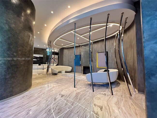 Building Photo - 1000 Brickell Plaza