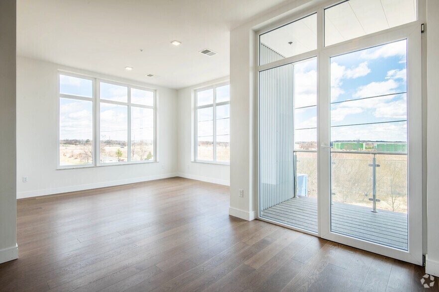 2BR, 2BA - 1361SF - RI Apartments