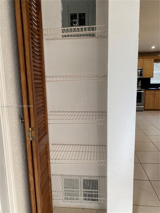 Building Photo - 720 NW 123rd Ave