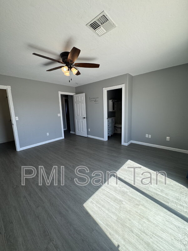 Building Photo - 28153 N Holly Rd