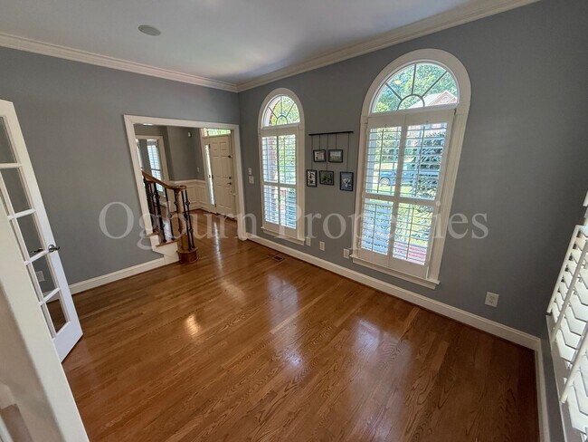 Building Photo - 4BR/2BA/2-0.5BA Custom Home in Greenbrier Farm!