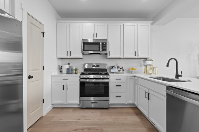 Building Photo - Dry Creek Highlands Towns - 6602