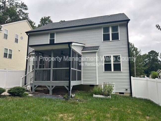 Building Photo - 5412 Robbins Dr